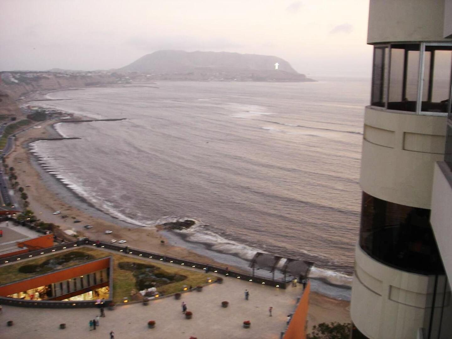 Oceanfront Miraflores Larcomar next to Marriott Lima Exterior foto